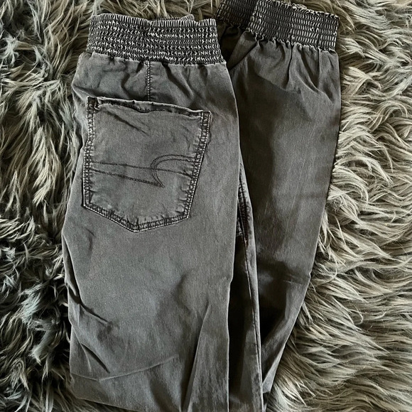 American Eagle High Waisted Jegging Joggers - Size 4 | Color: Dark Grey - Picture 5 of 5